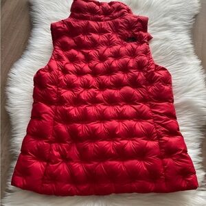 The North Face women’s holladown crop vest- Excellent condition